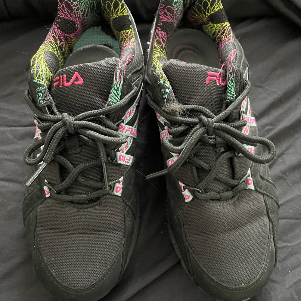 Fila sneakers size 7